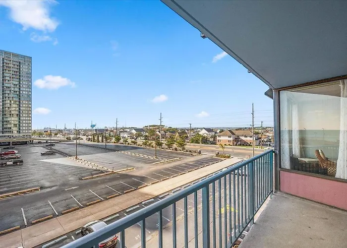 Ocean View 2 Bedroom Capri With Pool! *